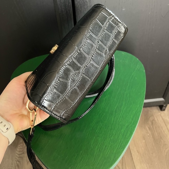 Mini Purse Top Handle Clutch Bag Crossbody Handbag with Crocodile Pattern - Picture 8 of 9